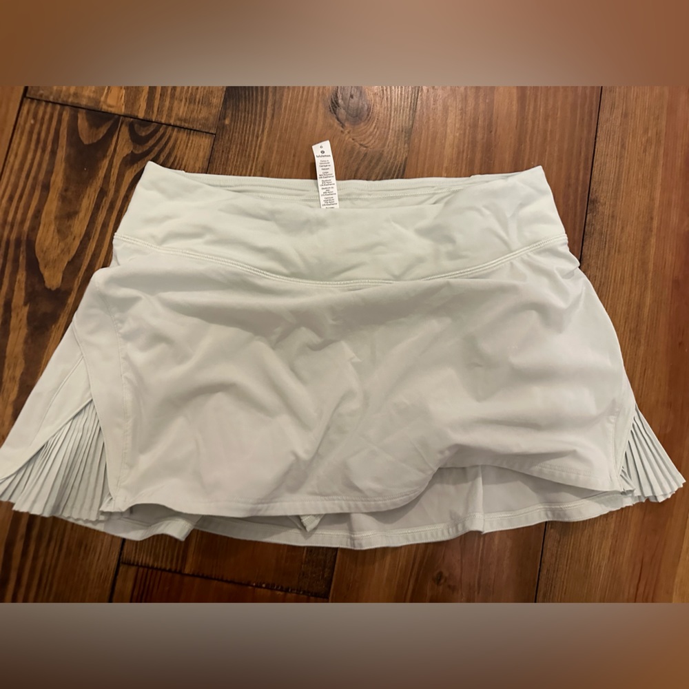 Light green lulu lemon skirt